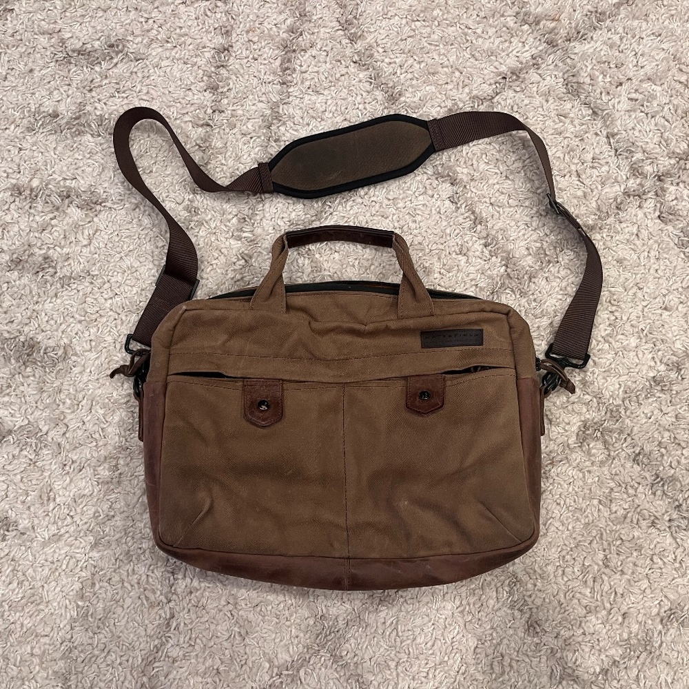 -SOLD- Waterfield Designs BOLT laptop briefcase; Medium; travel friendly